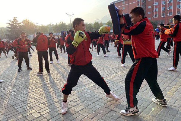 女孩子可以去武校学习吗？嵩山少林寺武术学校招生条件是什么？